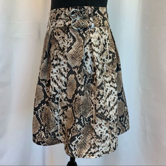 Missguided NWT Brown Tan Snake Print Pleated Mini Skirt size 2 - Picture 7 of 16